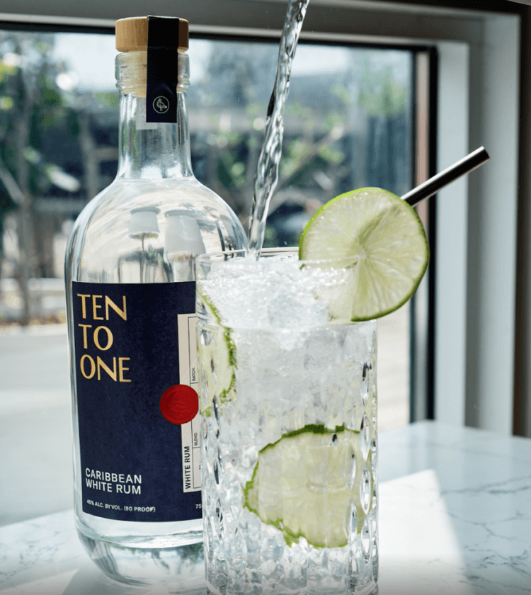 Ten To One Rum and Soda with lime